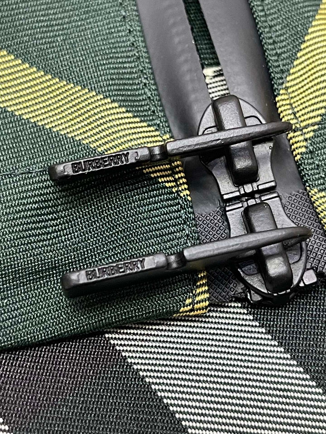 Burberry 巴宝莉 格纹拉链连帽夹克 长袖 外套 短款 女款 绿色 80818891