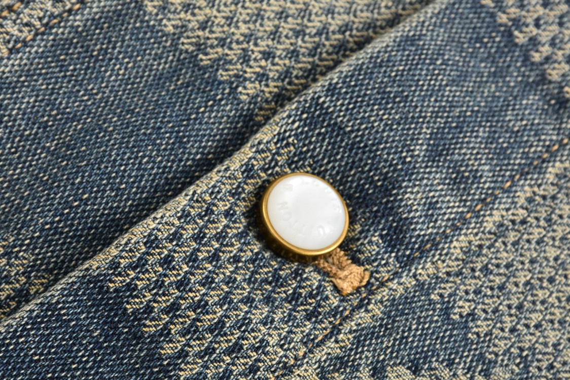 LOUIS VUITTON 路易威登 做旧棋盘格单排扣牛仔外套 夹克 长袖 外套 牛仔衣 蓝色 1AFWW8