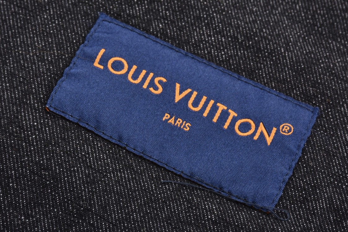 LOUIS VUITTON 路易威登 刺绣字母logo渐变单排扣牛仔外套 夹克 长袖 外套 牛仔衣 雾霾蓝 1AFV97