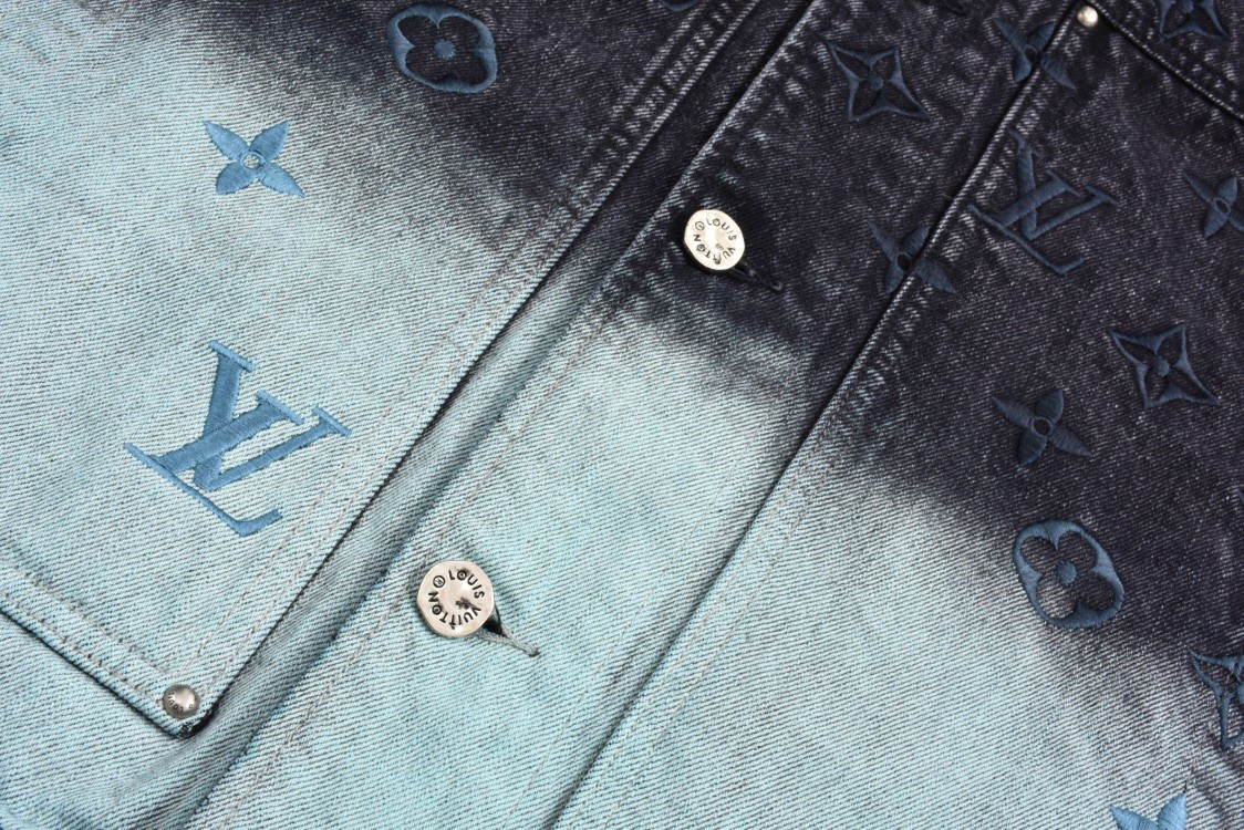 LOUIS VUITTON 路易威登 刺绣字母logo渐变单排扣牛仔外套 夹克 长袖 外套 牛仔衣 雾霾蓝 1AFV97