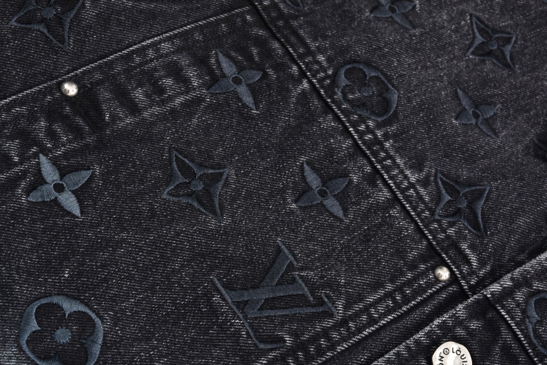 LOUIS VUITTON 路易威登 刺绣字母logo渐变单排扣牛仔外套 夹克 长袖 外套 牛仔衣 雾霾蓝 1AFV97