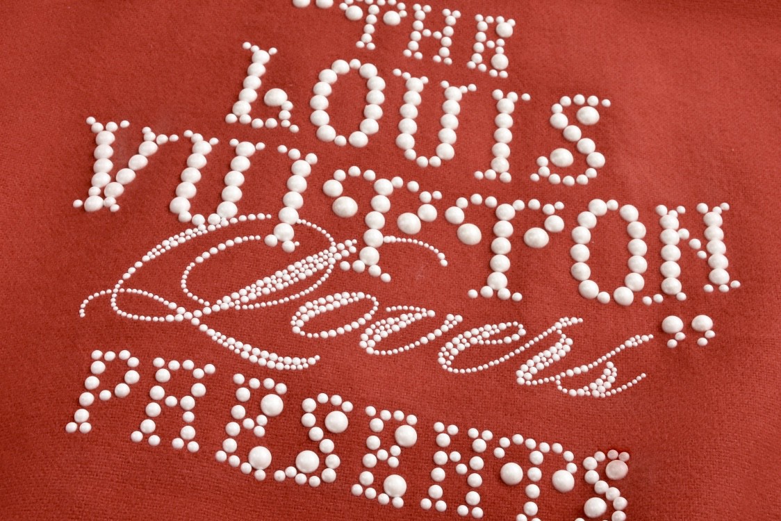 LOUIS VUITTON 路易威登 字母刺绣logo烫钻珍珠拼接皮袖棒球服 夹克 长袖 外套 秋冬款 红色 1AFIQ9