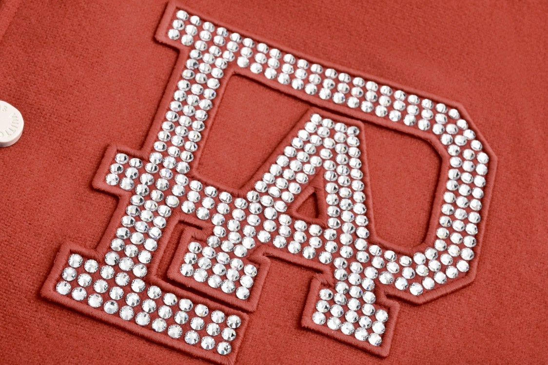 LOUIS VUITTON 路易威登 字母刺绣logo烫钻珍珠拼接皮袖棒球服 夹克 长袖 外套 秋冬款 红色 1AFIQ9