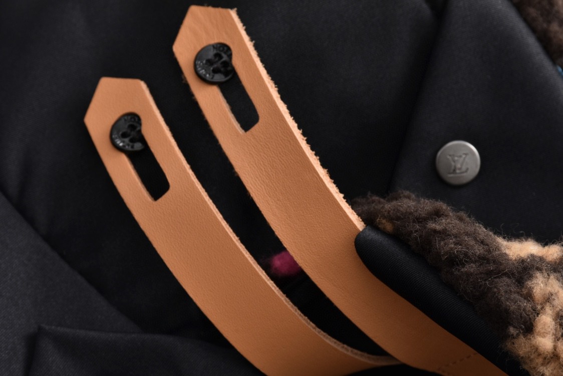 LOUIS VUITTON 路易威登 Tyler 联名 毛领刺绣字母logo棉服 夹克 长袖 外套 秋冬款 1AFPTM