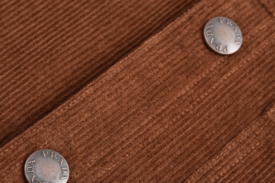 PRADA 普拉达 纯色胸前口袋logo徽标灯芯绒衬衫 外套 长袖 焦糖色 GEC090-1449-F098L-S-232