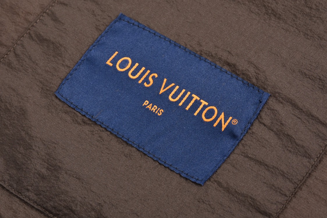 LOUIS VUITTON 路易威登 Tyler 联名 撞色拼接棉服 夹克 长袖 外套 秋冬款 浅蓝色 1AFPTU