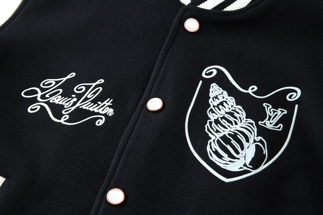 高定系列 LOUIS VUITTON 路易威登 航海系列海螺刺绣logo皮袖夹克 棒球服 外套 长袖 黑色 1AFQMN