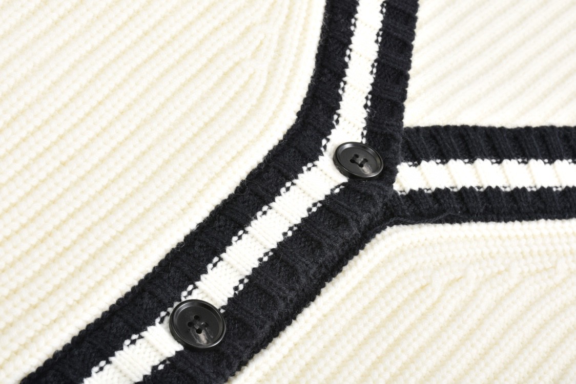 MIU MIU 缪缪 徽标条纹撞色针织衫 开衫 毛衣 外套 长袖 白色