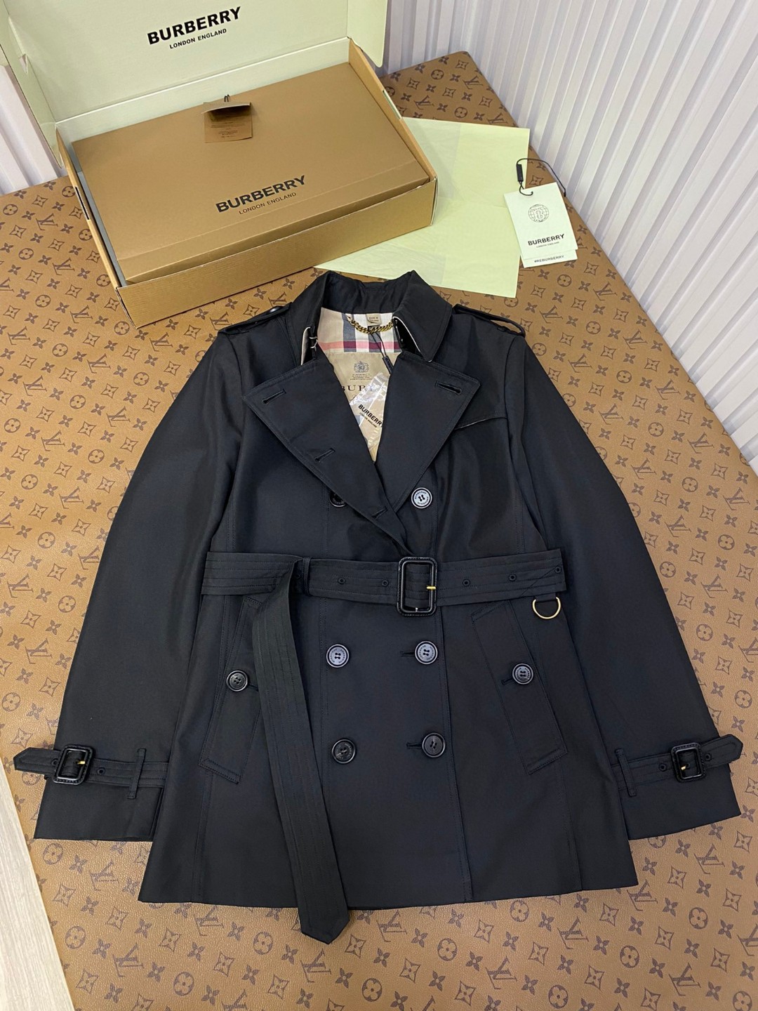 Burberry 巴宝莉 英伦风纯色翻领双排扣风衣 夹克 外套 长袖 中长款 秋冬款 杏色 黑色 