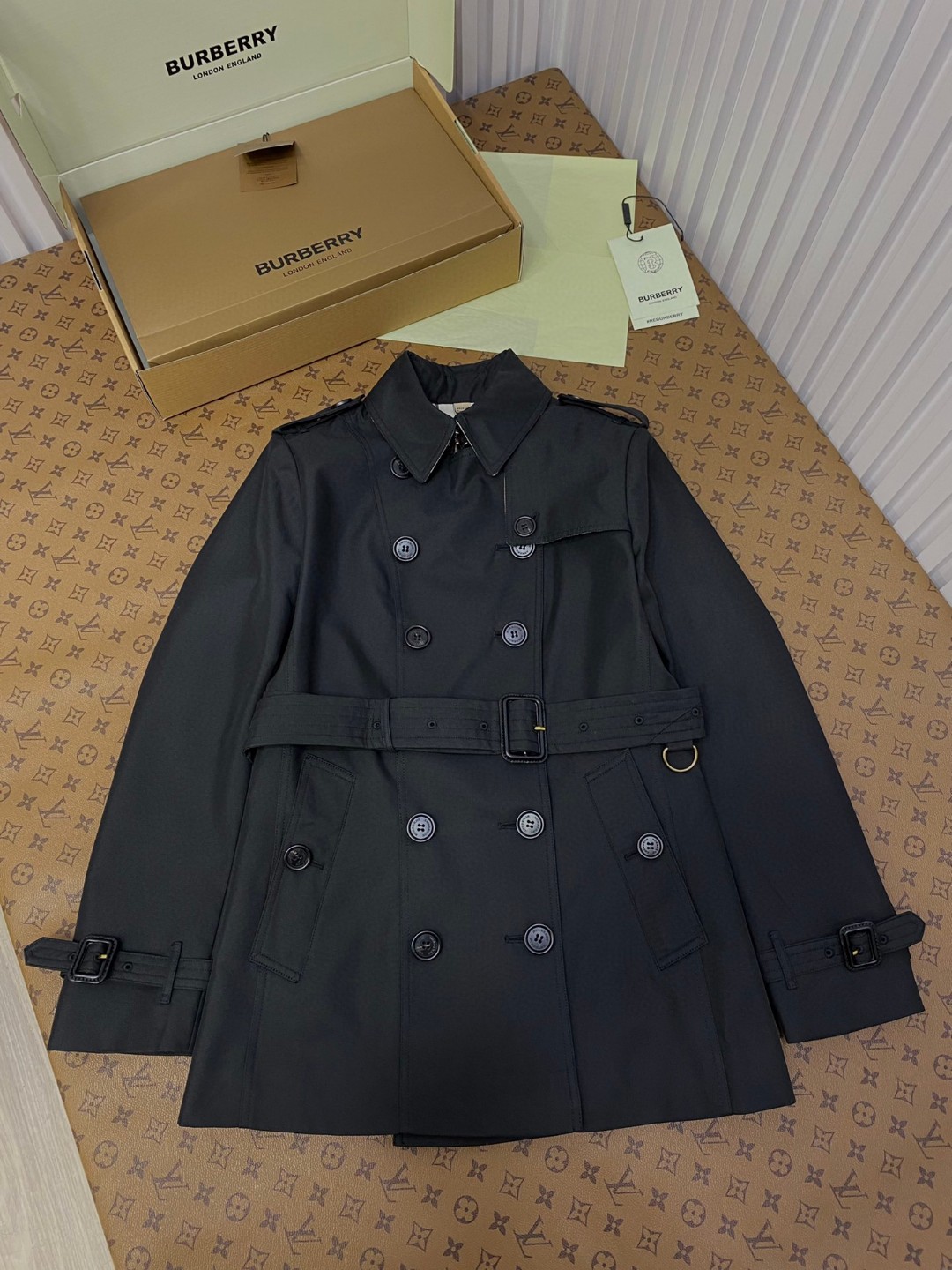 Burberry 巴宝莉 英伦风纯色翻领双排扣风衣 夹克 外套 长袖 中长款 秋冬款 杏色 黑色 