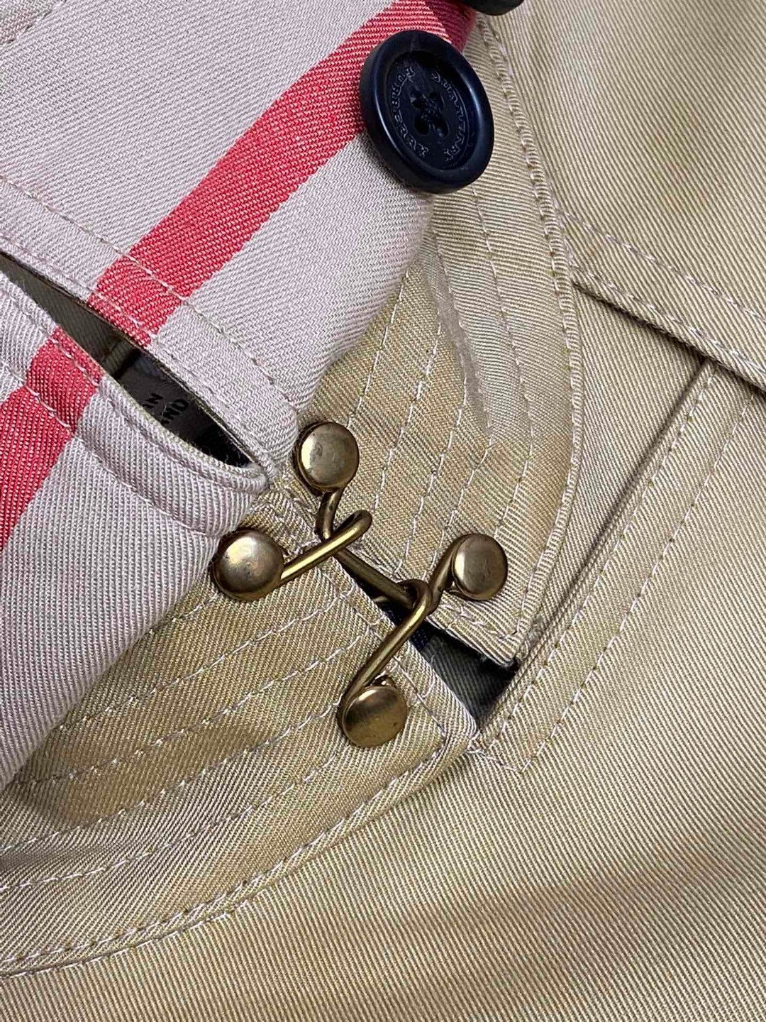 Burberry 巴宝莉 英伦风纯色翻领双排扣风衣 夹克 外套 长袖 中长款 秋冬款 杏色 黑色 