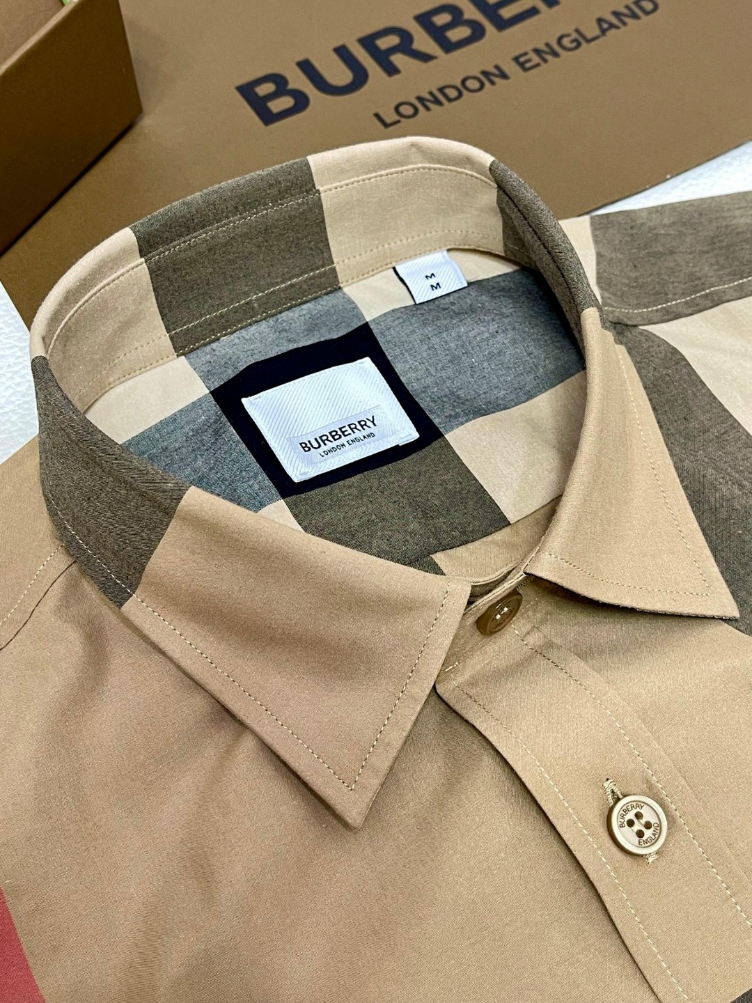 Burberry 巴宝莉 拼色格纹衬衫 长袖 外套 秋冬款 卡其色 8010213