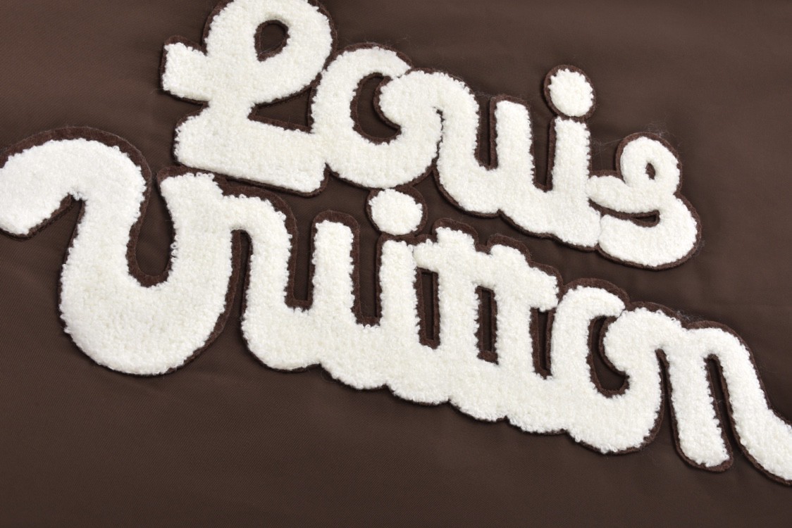 LOUIS VUITTON 路易威登 Tyler 联名 Logo字母贴花拼接皮袖棒球服 夹克 长袖 外套 棕色 1AFPWT