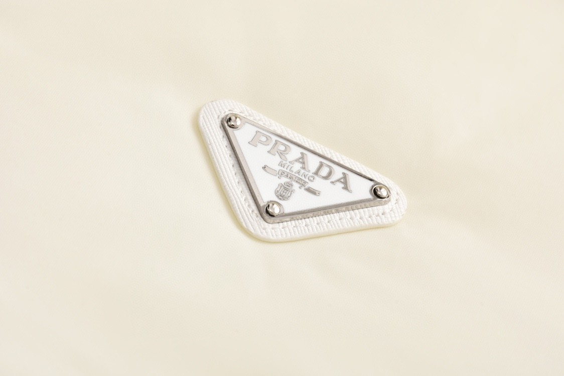 PRADA 普拉达 纯色logo徽标拉链连帽夹克 棉服 外套 长袖 白色 午夜蓝 POIZON240805711