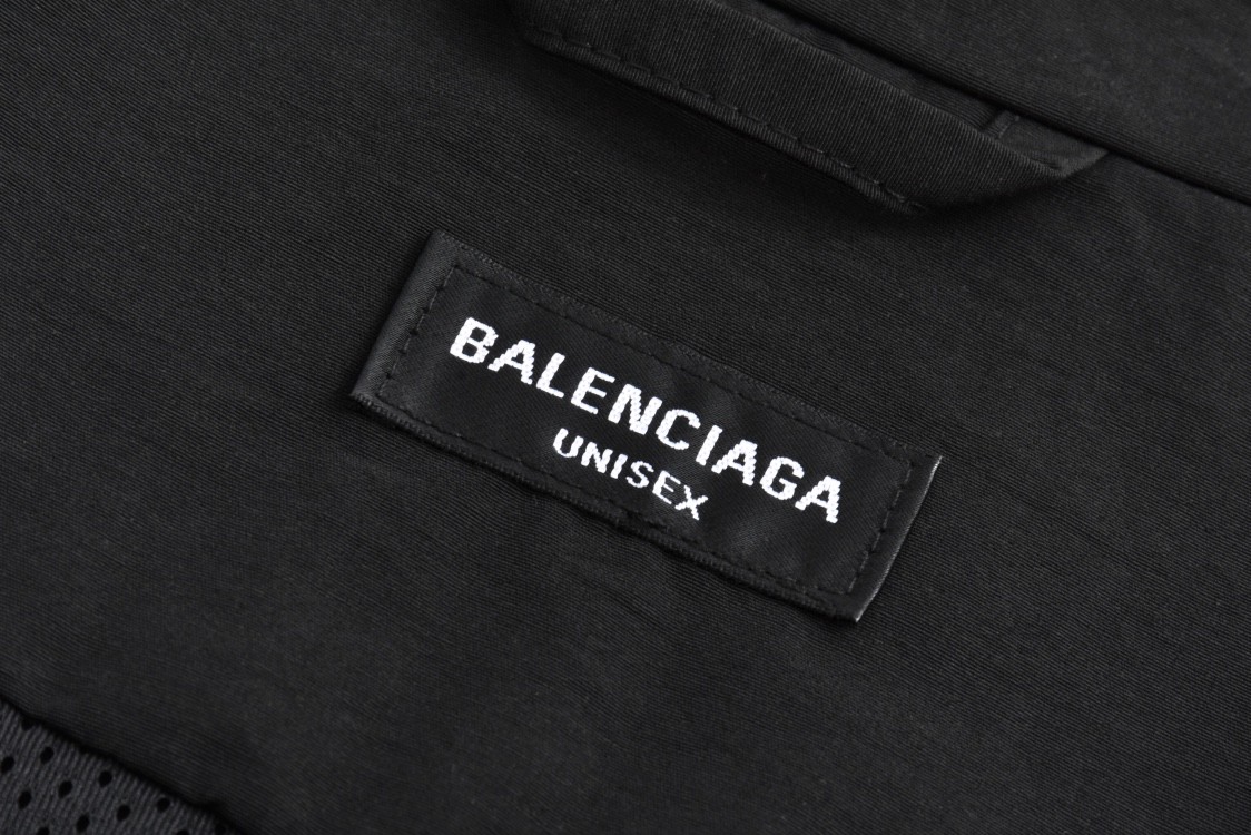 Balenciaga 巴黎世家 后背胶带字母logo拉链夹克 冲锋衣 外套 长袖 秋冬 黑色 白色 794468TPQ389000