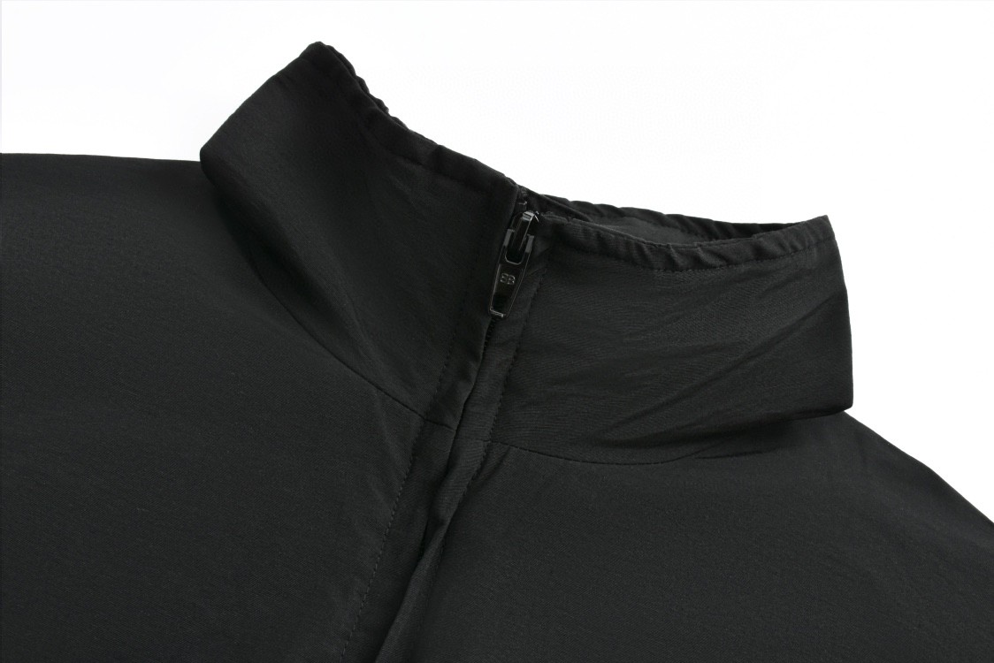 Balenciaga 巴黎世家 后背胶带字母logo拉链夹克 冲锋衣 外套 长袖 秋冬 黑色 白色 794468TPQ389000