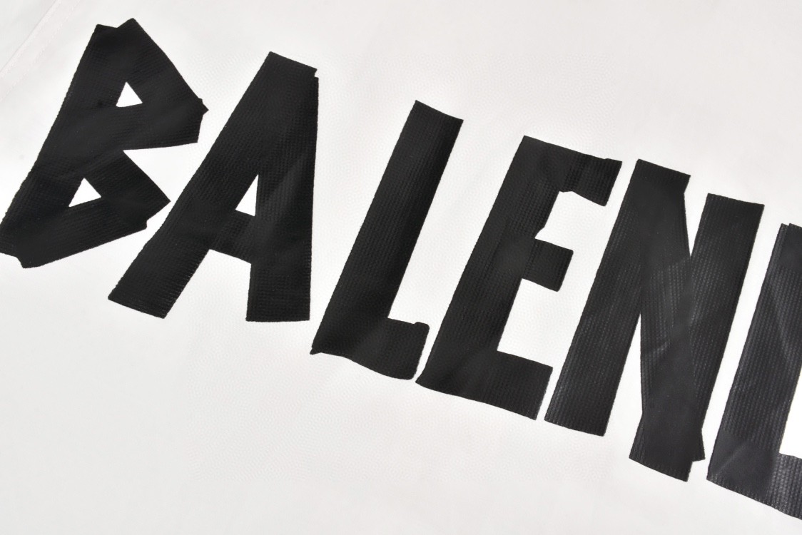 Balenciaga 巴黎世家 后背胶带字母logo拉链夹克 冲锋衣 外套 长袖 秋冬 黑色 白色 794468TPQ389000