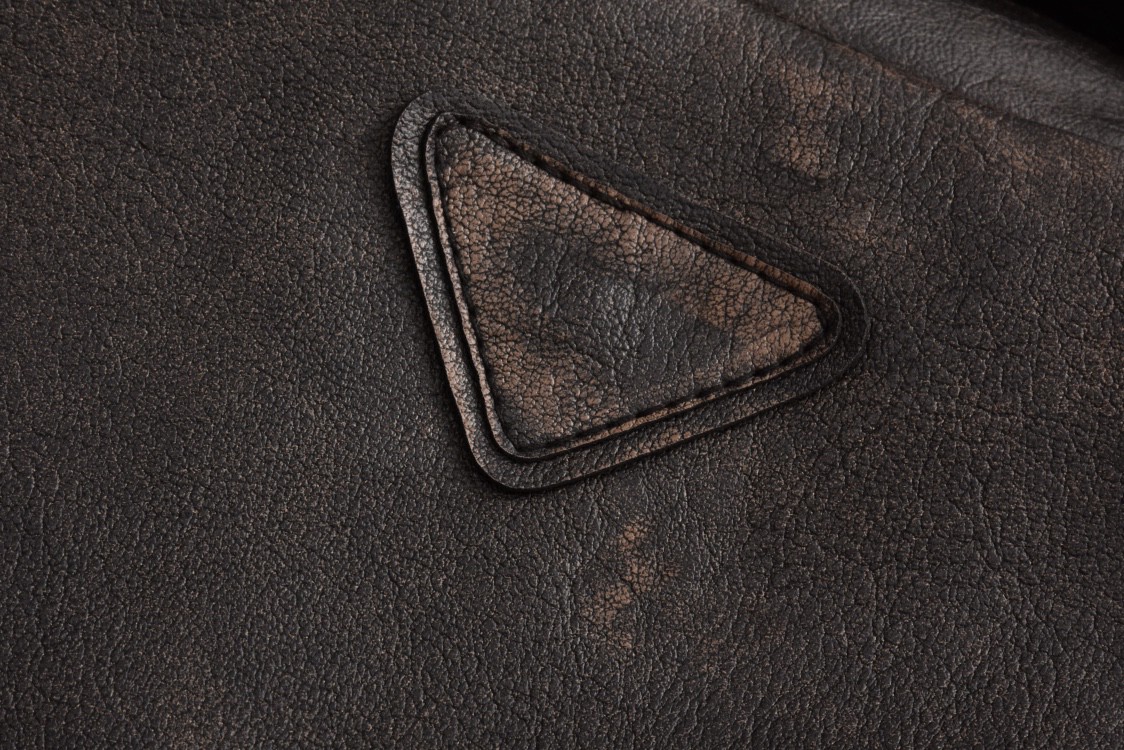 PRADA 普拉达 做旧三角徽标拉链皮衣 夹克 外套 长袖 UPW500-1455-F0002-S-OOO