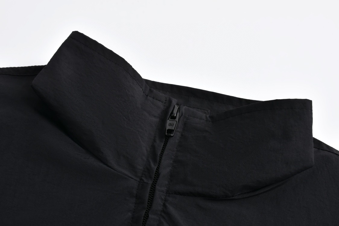 Balenciaga 巴黎世家 后背黄色胶带字母logo拉链夹克 冲锋衣 外套 长袖 秋冬 黑色 794465TPQ381000