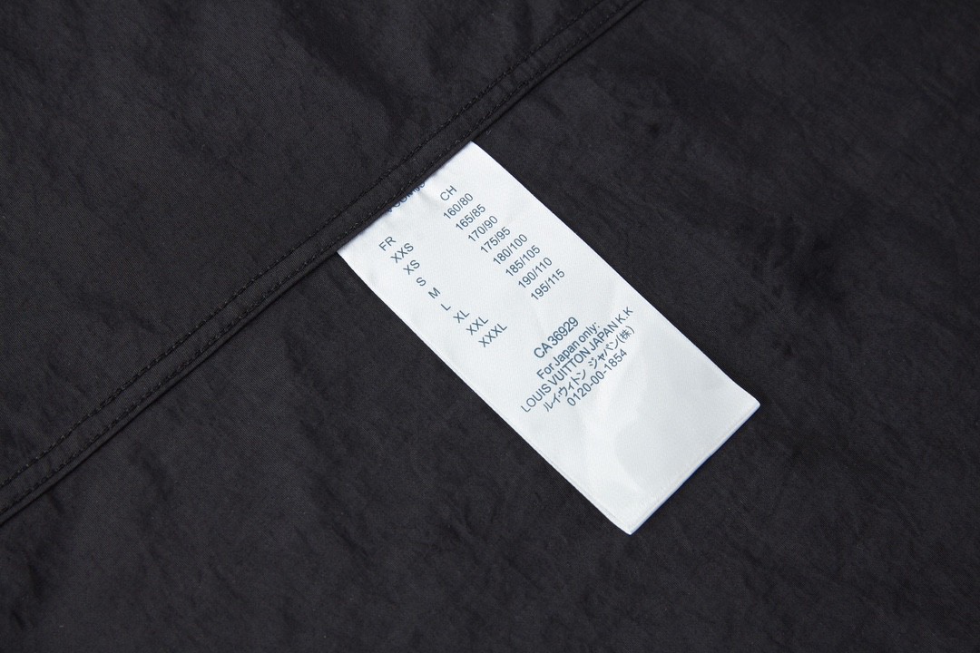 LOUIS VUITTON 路易威登 植绒满印logo印花单排扣衬衫 长袖 外套 黑色 1A979D
