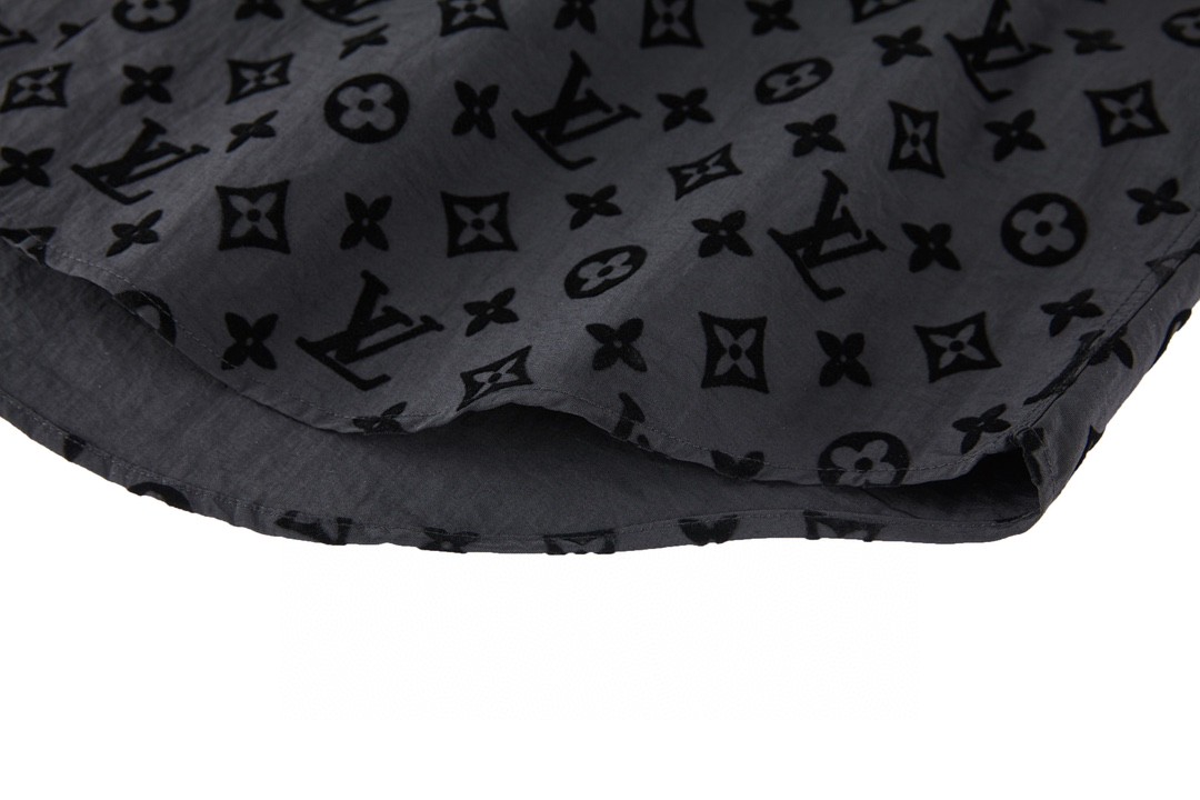 LOUIS VUITTON 路易威登 植绒满印logo印花单排扣衬衫 长袖 外套 黑色 1A979D