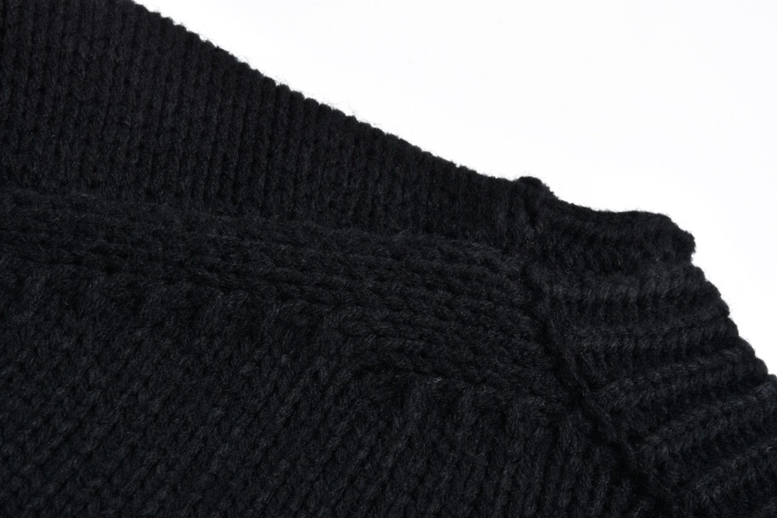 FENDI 芬迪 字母logo嵌花羊毛套头毛衣 长袖 圆领 秋冬 黑色 白色 FZZ387A3M3F0QA0