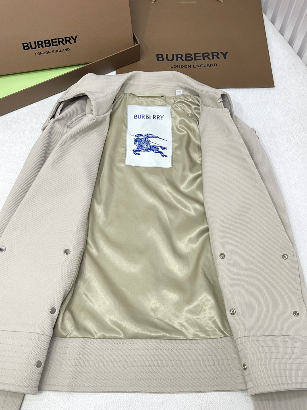 Burberry 巴宝莉 纯色翻领单排扣夹克 风衣 长袖 外套 短款 女款 米色 80873491