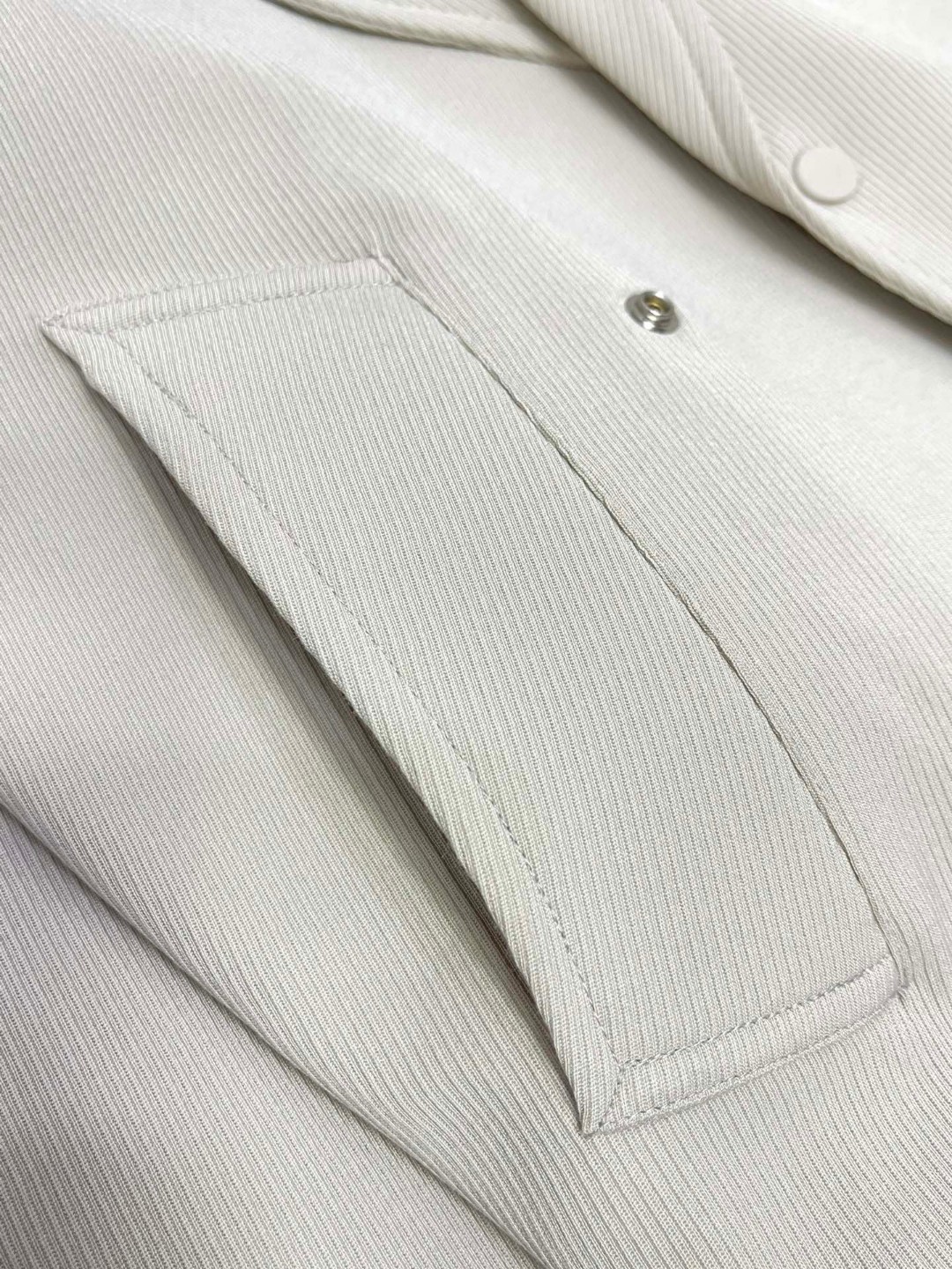 Burberry 巴宝莉 纯色翻领单排扣夹克 风衣 长袖 外套 短款 女款 米色 80873491
