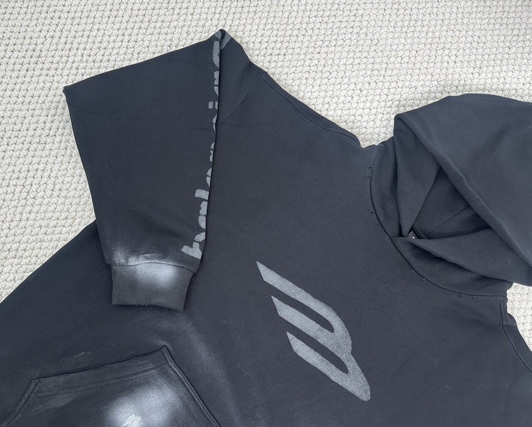 Balenciaga 巴黎世家 做旧字母印花连帽卫衣 长袖 秋冬 黑色 767877TQVT71083