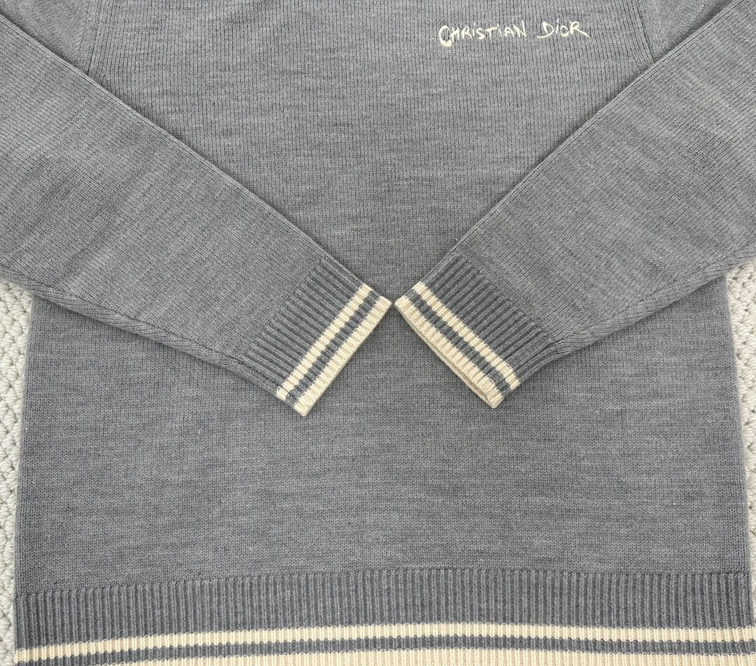 DIOR 迪奥 刺绣字母Logo圆领毛衣 秋冬 长袖 灰色 443M650AT879-C880