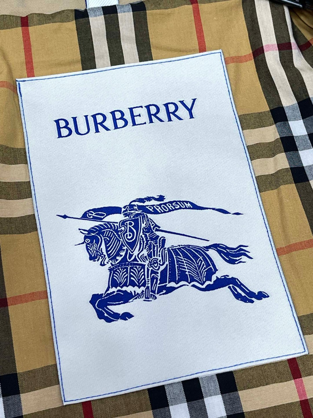 Burberry 巴宝莉 单排扣翻领风衣 夹克 长袖 外套 短款 女款 卡其色 80931311