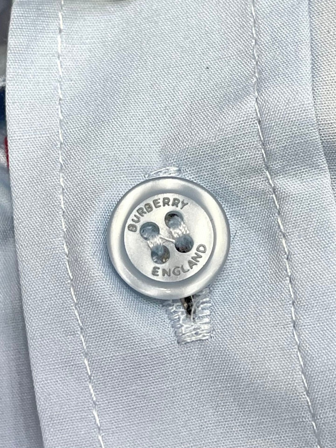 Burberry 巴宝莉 纯色字母刺绣logo单排扣衬衫 长袖 外套 白色 浅蓝色 黑色 藏蓝色  80430601