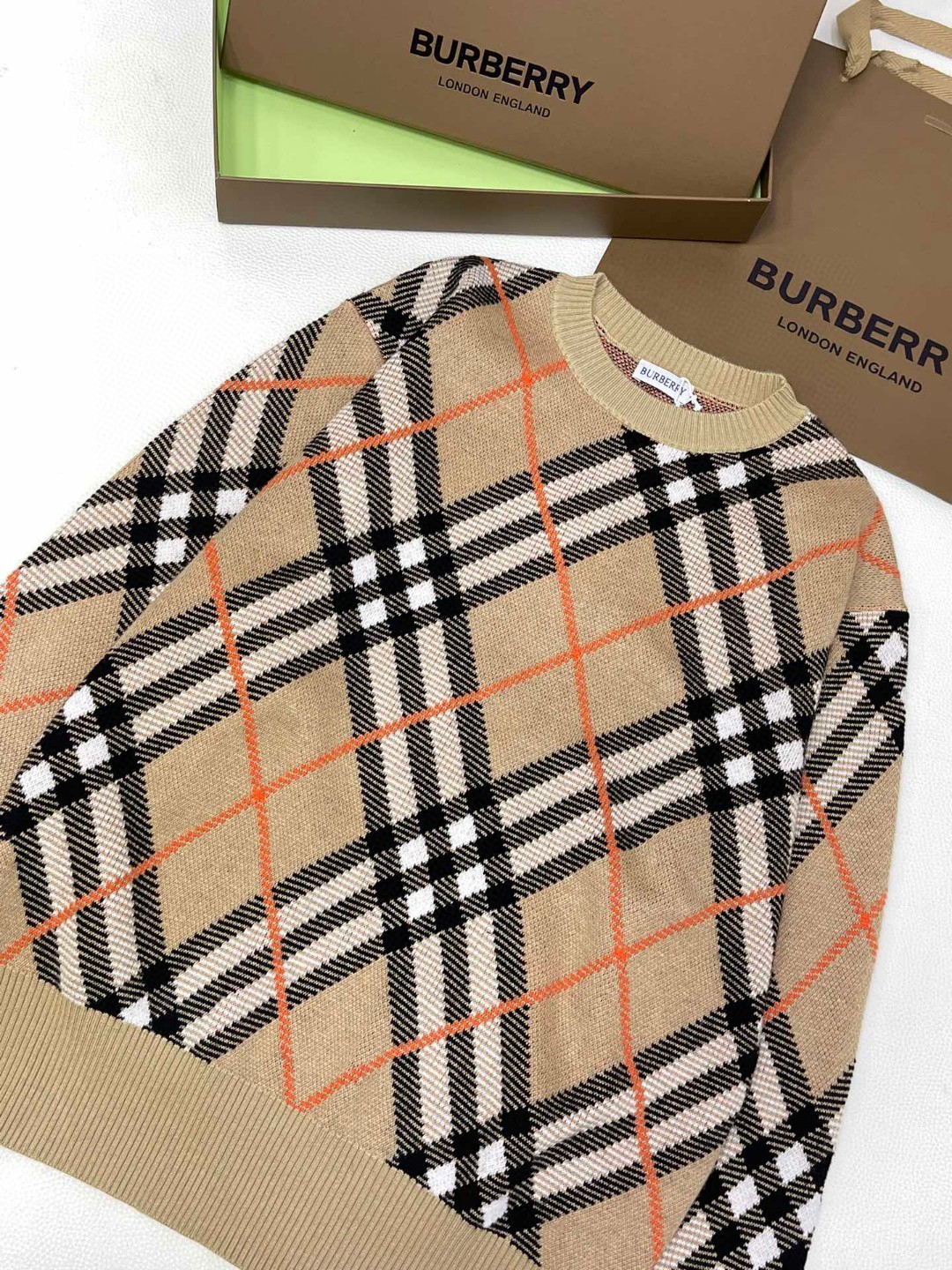 Burberry 巴宝莉 经典格纹圆领毛衣 针织衫 长袖  秋冬款 沙色 80934861
