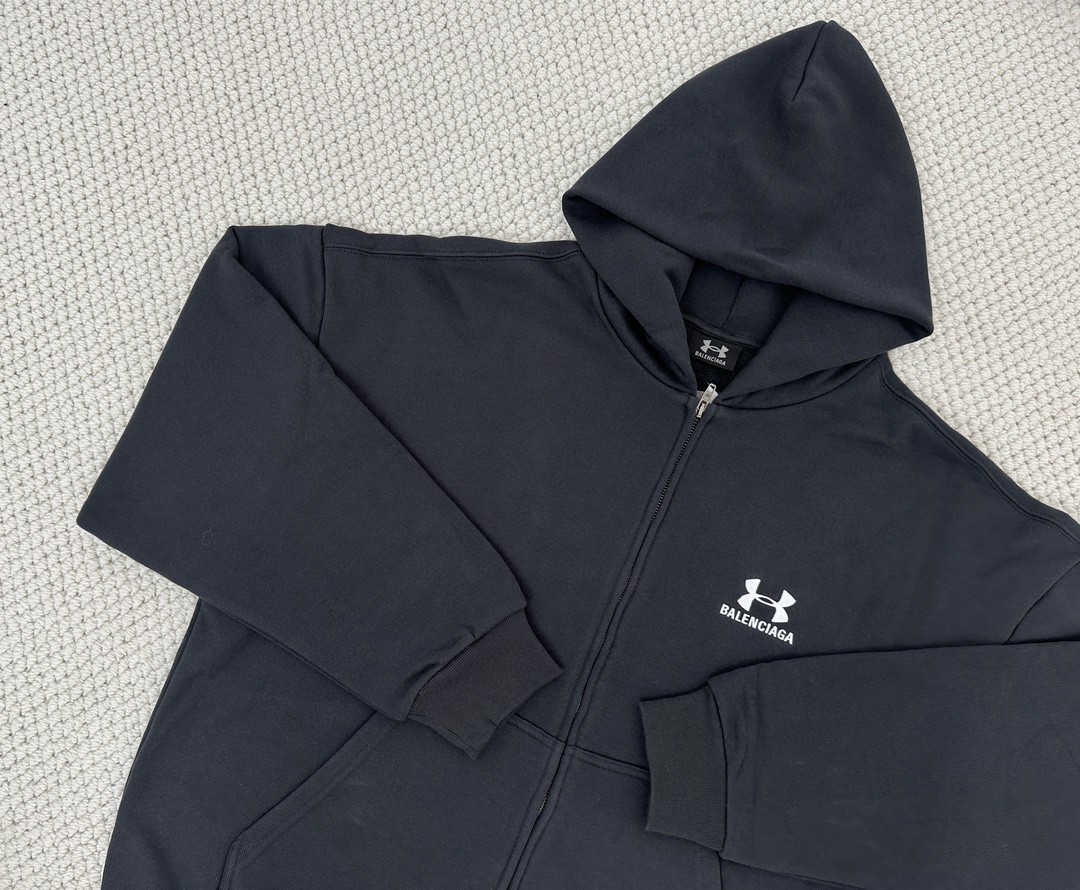 Balenciaga 巴黎世家 Under Armour 安德玛 联名 刺绣字母logo拉链连帽卫衣 长袖 秋冬 黑色 803264TRVB89034