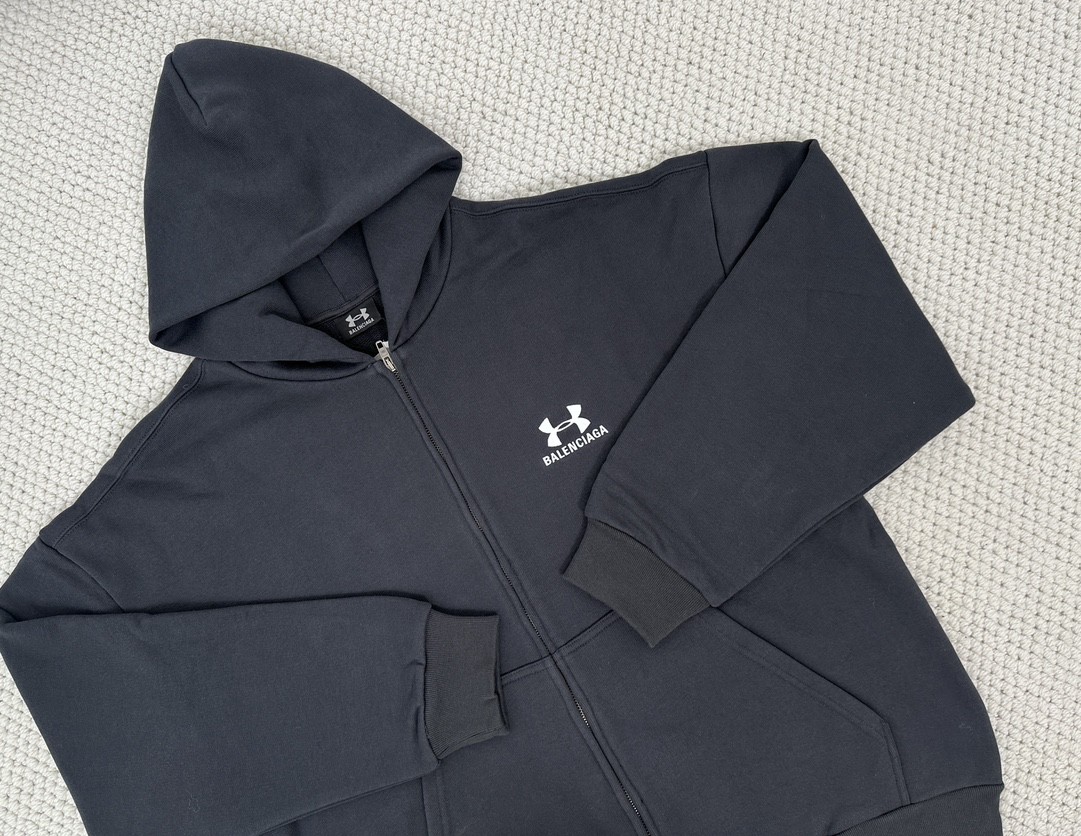 Balenciaga 巴黎世家 Under Armour 安德玛 联名 刺绣字母logo拉链连帽卫衣 长袖 秋冬 黑色 803264TRVB89034