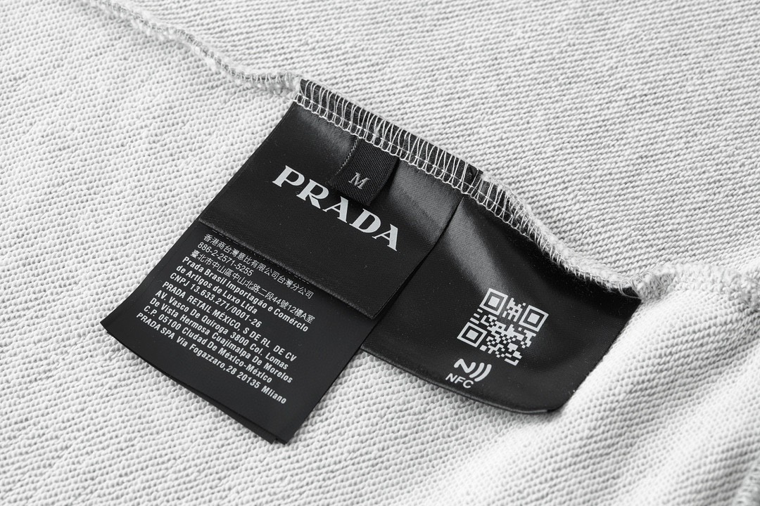 PRADA 普拉达 logo字母提花Polo领卫衣 圆领 长袖 灰色 黑色 UJL77B-1Y13-F0002-S-OOO
