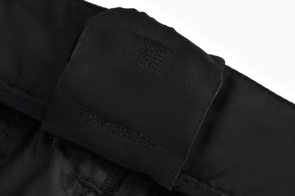 Givenchy 纪梵希 纯色大口袋拉链工装裤 休闲裤 长裤 裤子 黑色 BM514X13YT-001