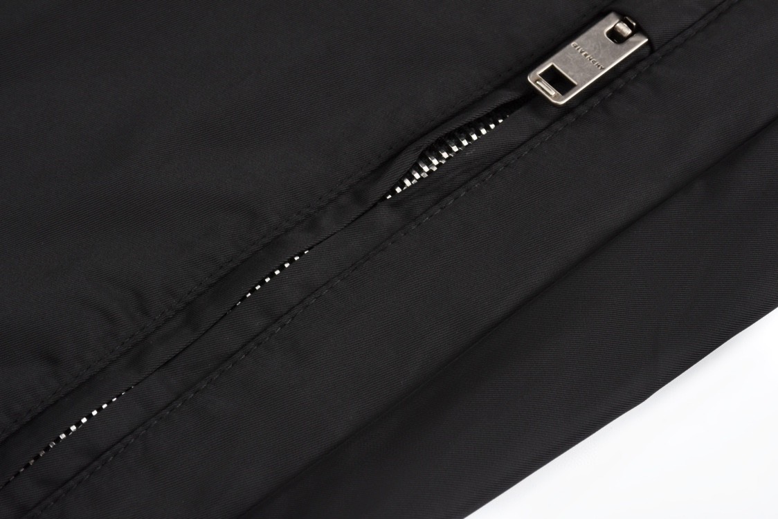 Givenchy 纪梵希 纯色大口袋拉链工装裤 休闲裤 长裤 裤子 黑色 BM514X13YT-001