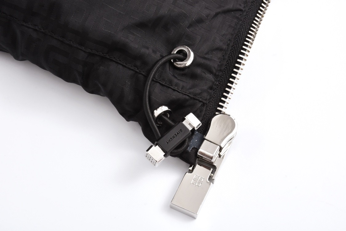 Givenchy 纪梵希 暗纹提花立领拉链棉服 外套 长袖 黑色 BM00XF13WK-001