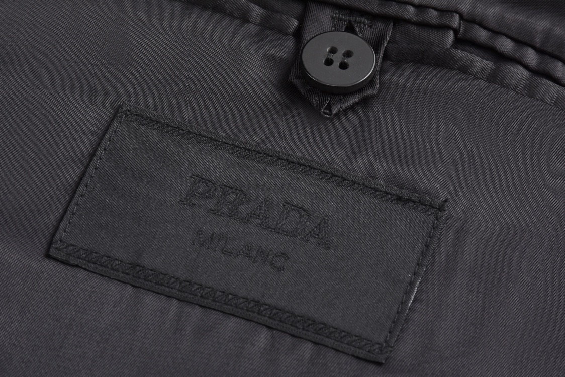 PRADA 普拉达 纯色V领羊毛西装外套 长袖 黑色 UGM255-133S-F0002-S-OOO