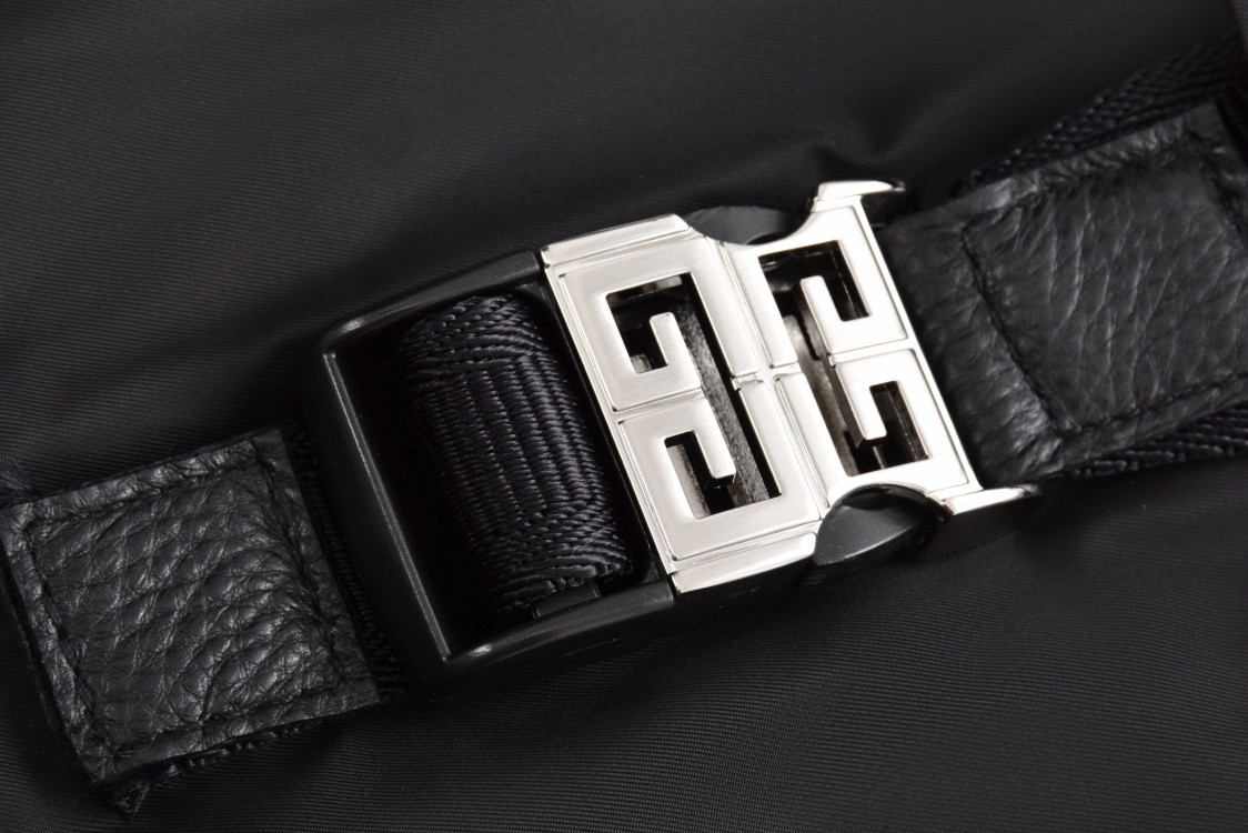 Givenchy 纪梵希 纯色缎面环扣拉链衬衫 夹克 外套 长袖 黑色 BM60VG13YT-001