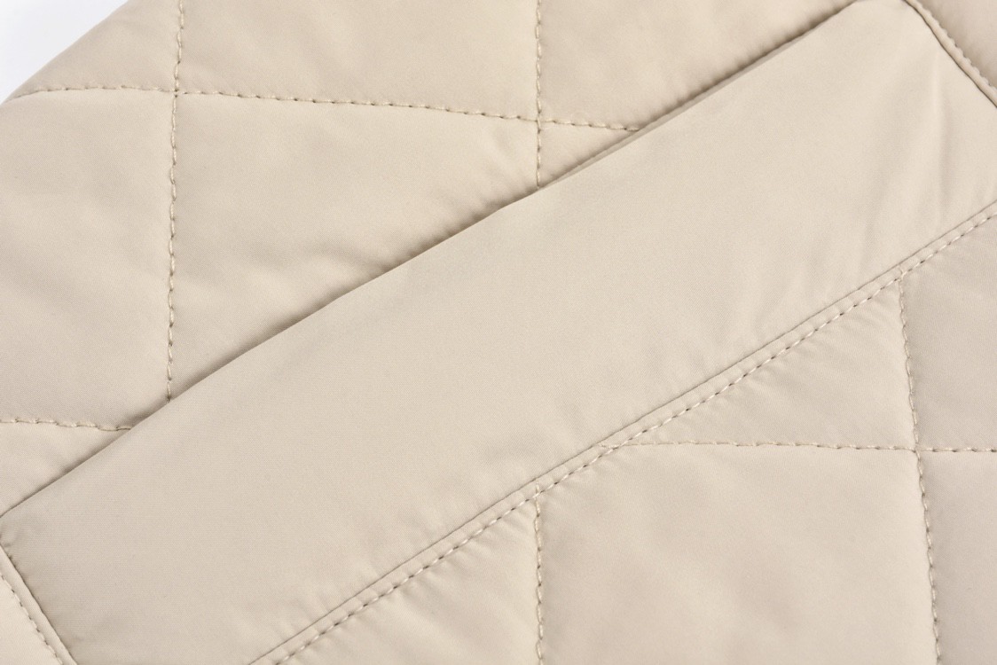 MIU MIU 缪缪 字母logo徽标菱形格拉链夹克 外套 棉服 长袖 秋冬款 米色 ML1087-15PU-F0036