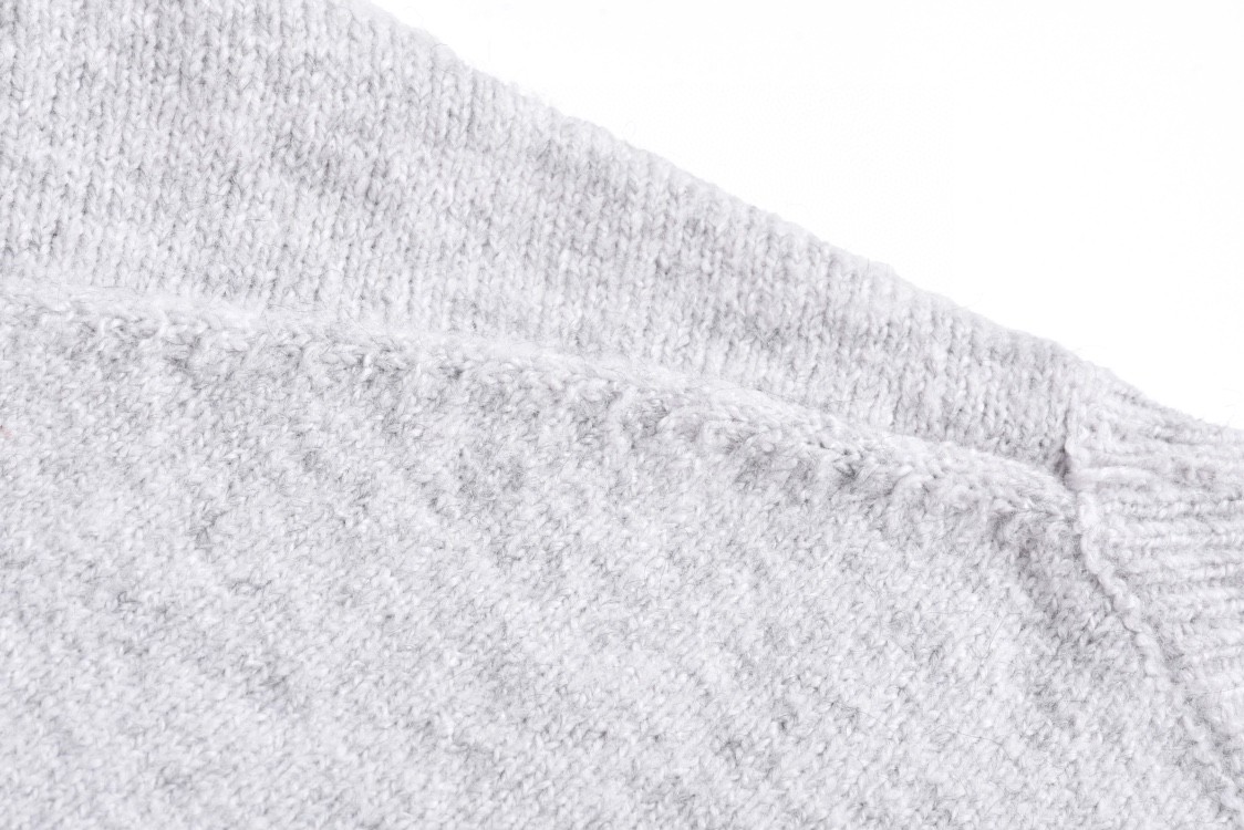 DIOR 迪奥 花卉刺绣字母Logo圆领毛衣 针织衫 秋冬 长袖 灰色 493M649AT864-C889