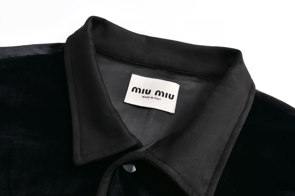 MIU MIU 缪缪 字母logo徽标丝绒夹克 外套 长袖 秋冬款 黑色