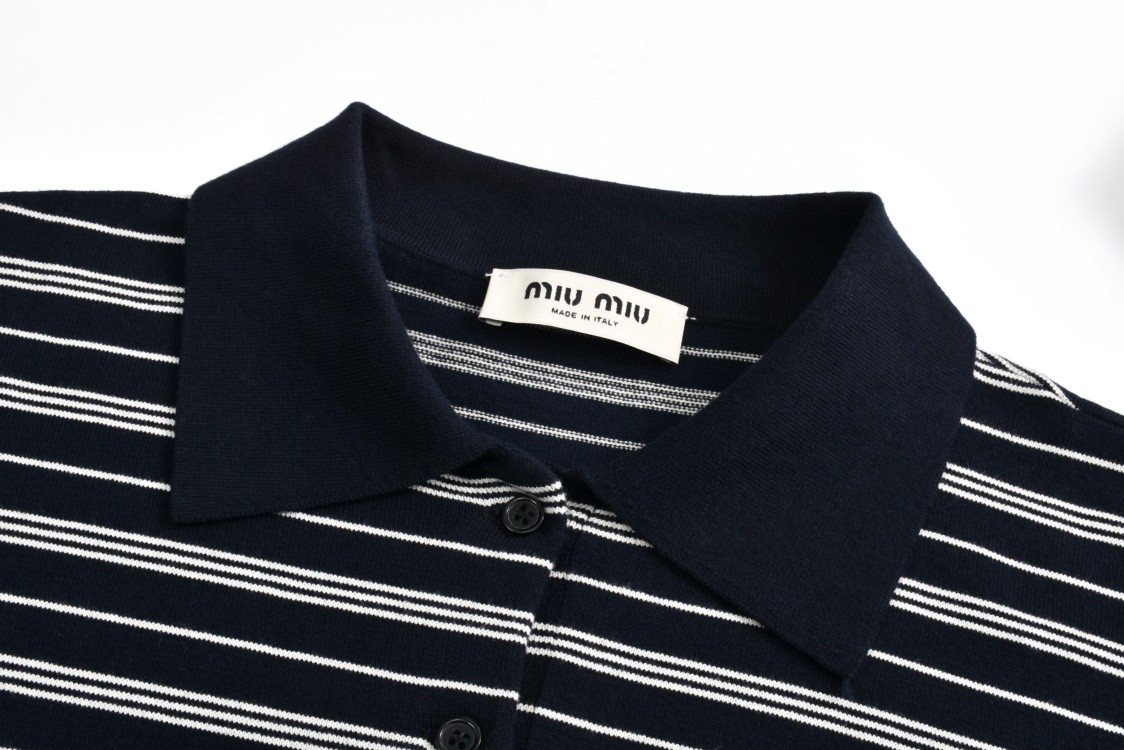 MIU MIU 缪缪 条纹Polo领针织衫 毛衣 长袖 米白色 黑蓝色 MML951-140V-F0304-S-OOO