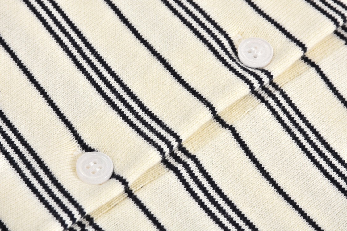 MIU MIU 缪缪 条纹Polo领针织衫 毛衣 长袖 米白色 黑蓝色 MML951-140V-F0304-S-OOO