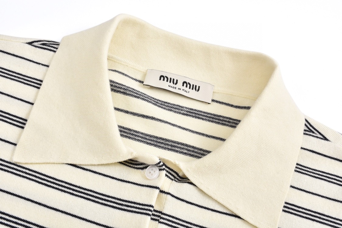 MIU MIU 缪缪 条纹Polo领针织衫 毛衣 长袖 米白色 黑蓝色 MML951-140V-F0304-S-OOO