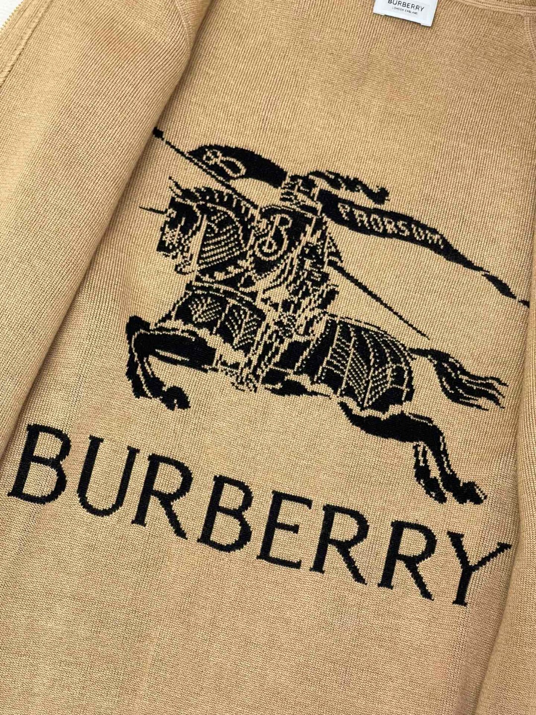 Burberry 巴宝莉 双面两穿拉链连帽羊毛开衫 针织衫 毛衣 外套 长袖 秋冬款 卡其色