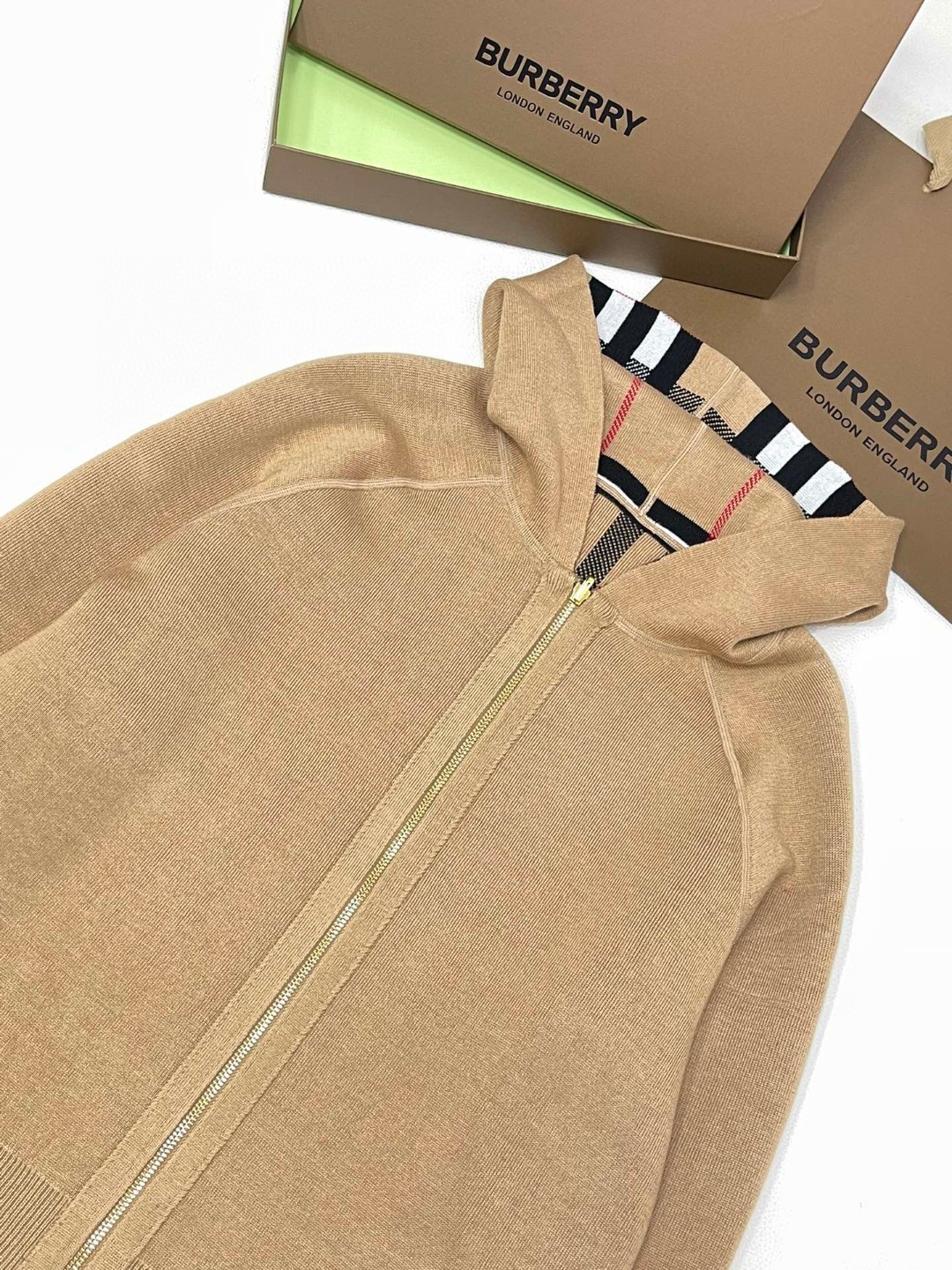 Burberry 巴宝莉 双面两穿拉链连帽羊毛开衫 针织衫 毛衣 外套 长袖 秋冬款 卡其色