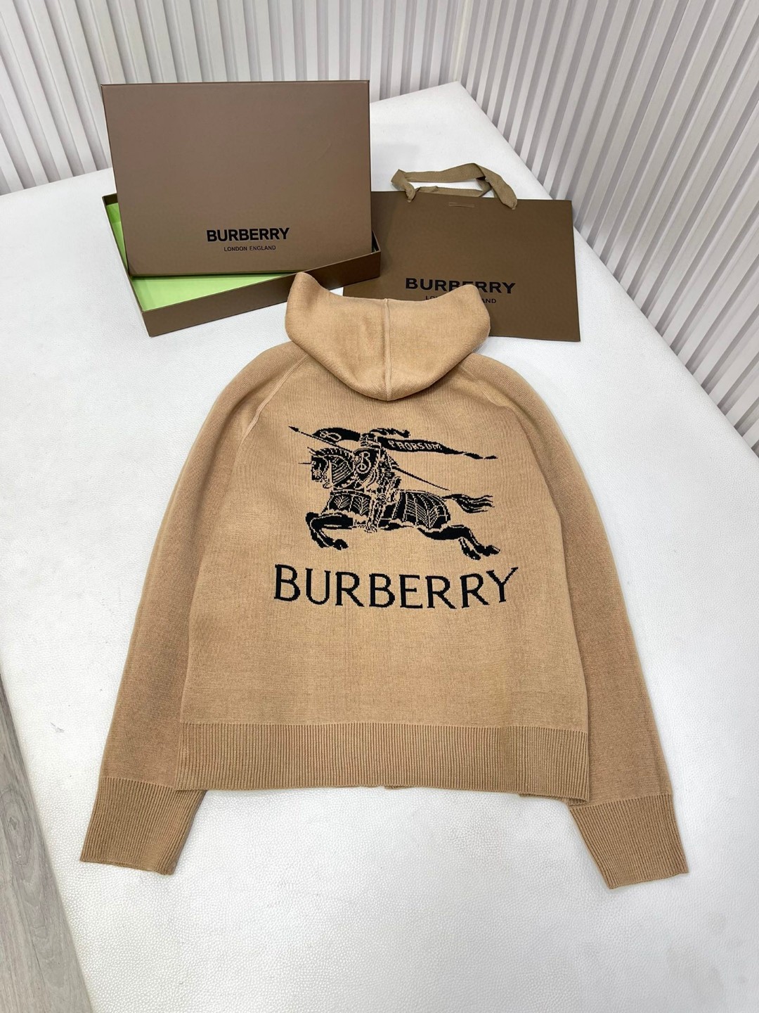 Burberry 巴宝莉 双面两穿拉链连帽羊毛开衫 针织衫 毛衣 外套 长袖 秋冬款 卡其色